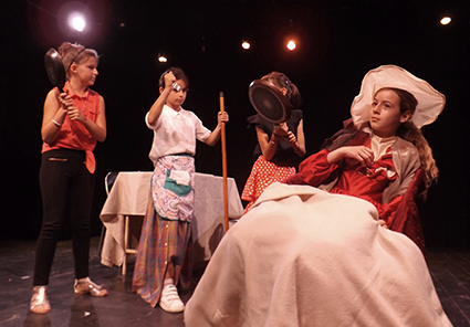 atelier theatre enfants robe argile theatre